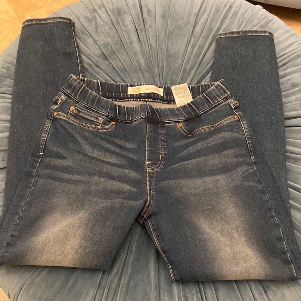Comfy pull on Levi’s